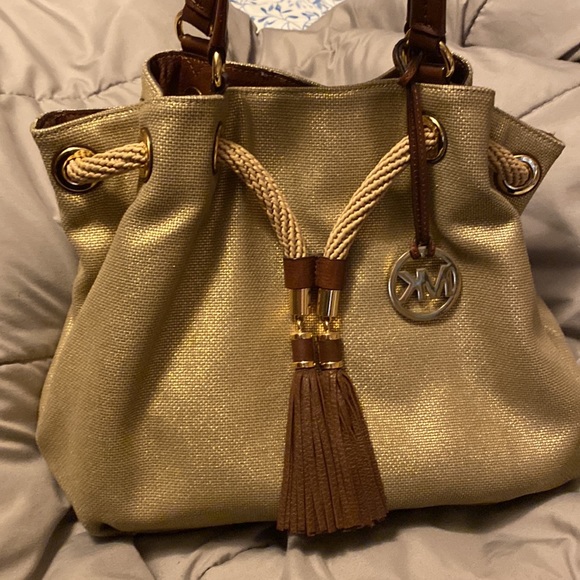 Michael Kors Bag Gold Color size 14x12x6 - Picture 2 of 13